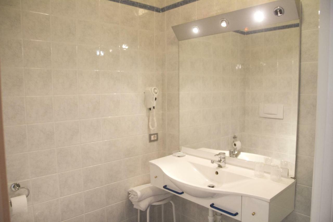 Hotel Casablanca لاتيزي المظهر الخارجي الصورة